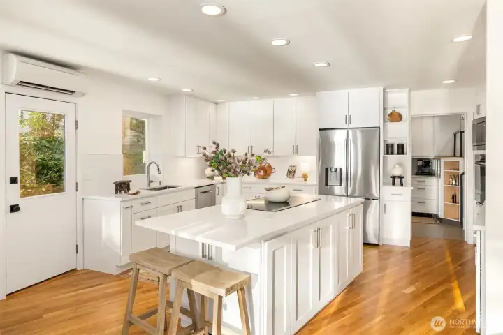 Gorgeous kitchen has been recently updated.