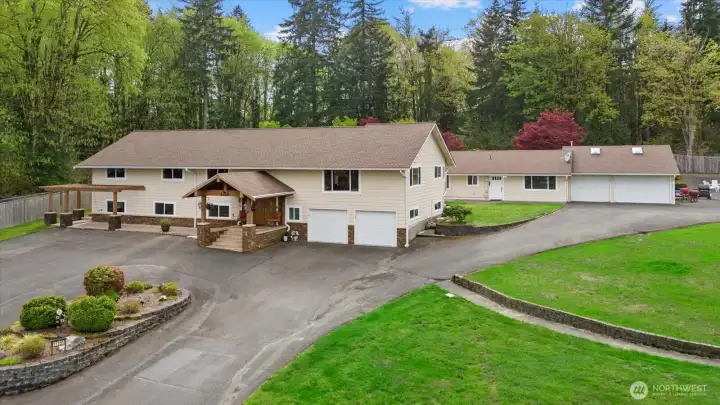 Detached ADU has oversized 2-car garage. 1bd + Office & 1bath. Great for invesetment.