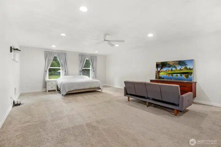 Ridiculously large primary bedroom....again