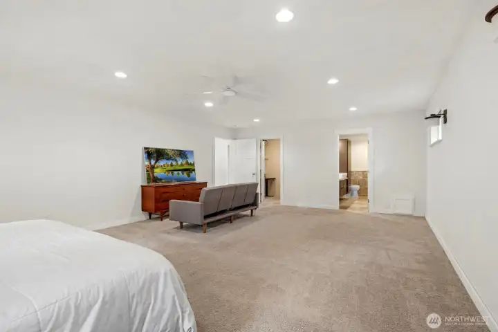 Looking back towards walk in closet and primary bathroom