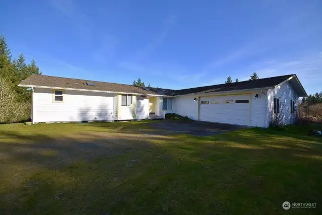 Front & Garage   Entrance