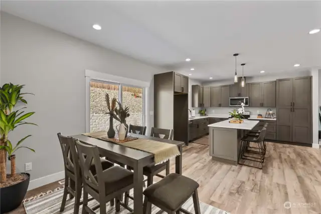 Dining/Kitchen