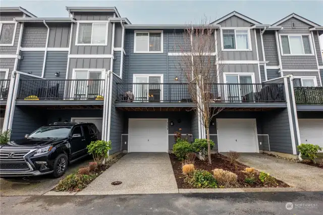 One car garage + one car driveway