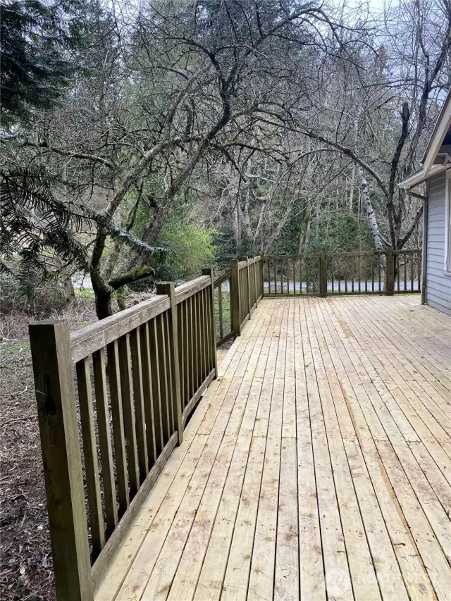 room for patio set on    deck.