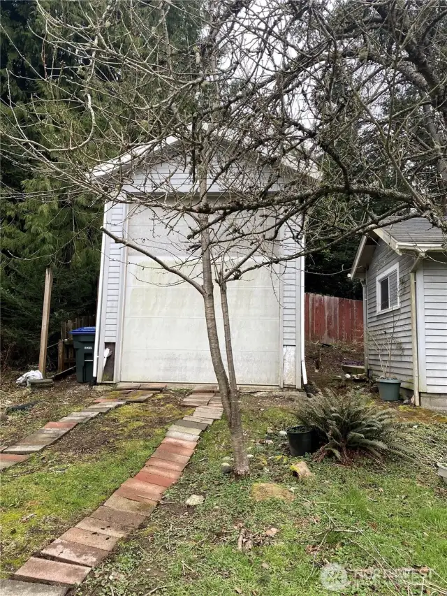 12 x 29 garage. room for motor home.