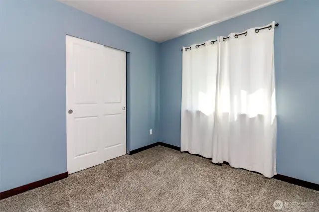 Guest bedroom.