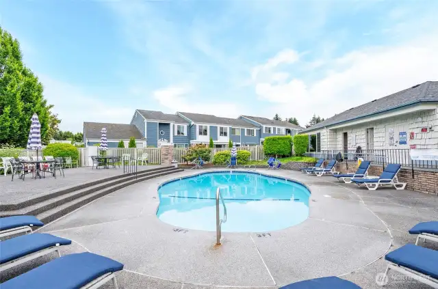 CANNONBALL!! Did we mention there's a sparkling POOL?