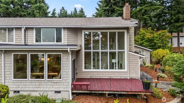 Your own private deck, yard & view!