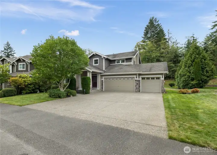 Welcome to Rutherford Circle, a small and well developed neighborhood within the original McCormick Woods community!