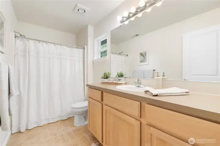 Upper level bathroom.