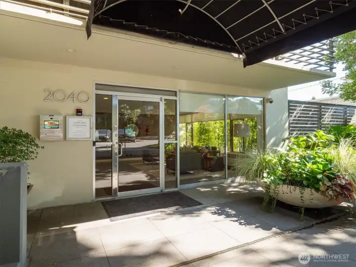 The entrance to Lakeside West is always spotless with a handsome planter & covered walkway.