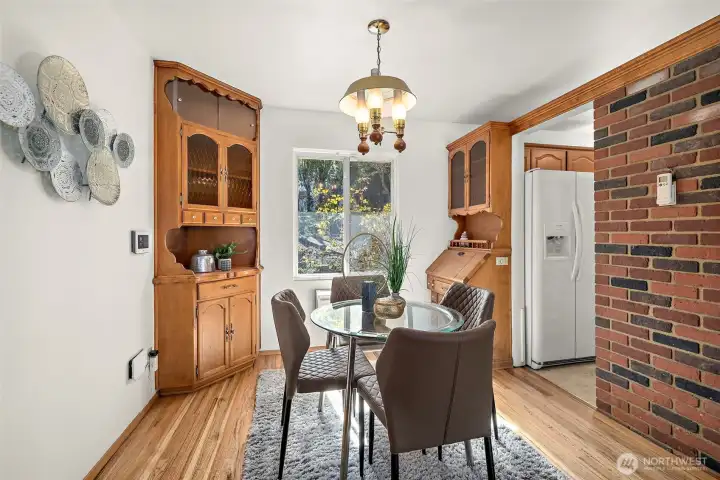 Dining room has custom built ins as well