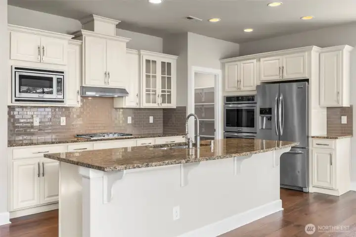 Eating space at the island