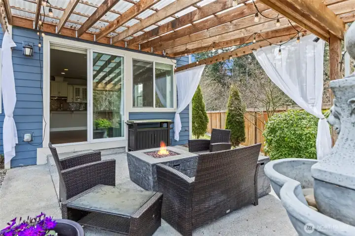 Covered rear patio