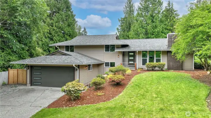 Front of the home located in the heart of Fairwood Greens. Front of the home located in the heart of Fairwood Greens.