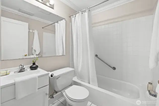 Lower full bath.