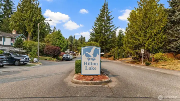 Welcome to Hilton Lake, a picturesque neighborhood with tree-lined streets, a peaceful atmosphere, and a warm sense of community. Here, you’ll enjoy the quiet beauty of nature along with nearby shops, dining, and everyday conveniences.
