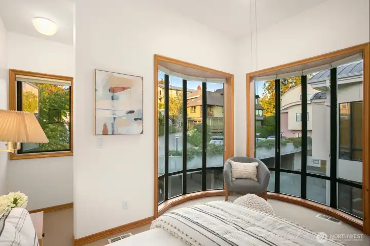 Windows in the second bedroom