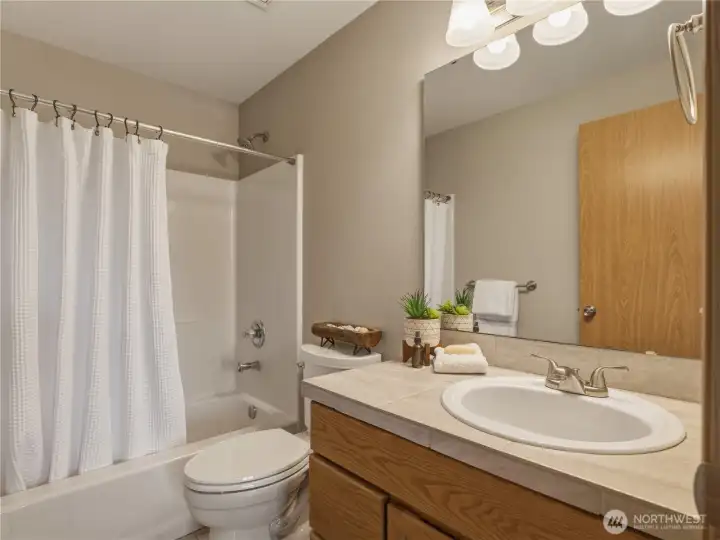 Full bath off primary