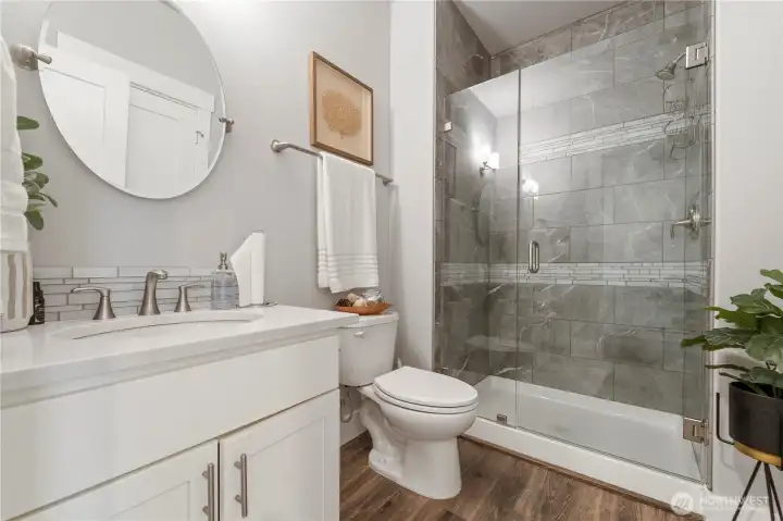 on-suite from office/bedroom