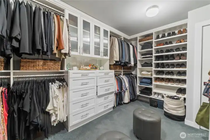 customize walk-in closet