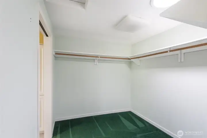 Walk in closet