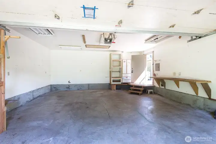 Detached garage