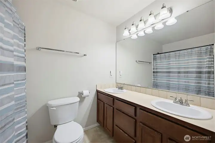 Full Bath Full Bath