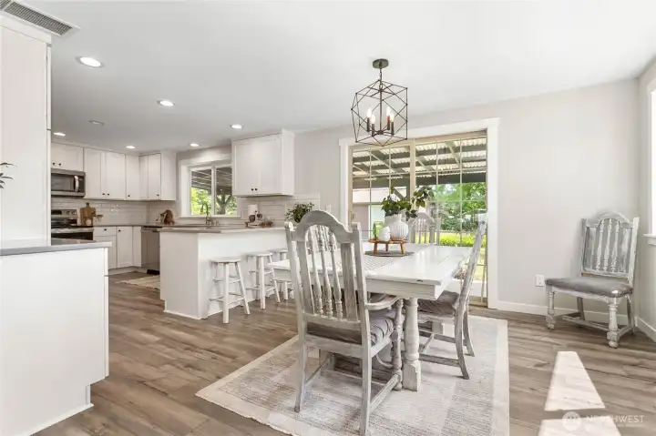Great size dining room off eat-in kitchen