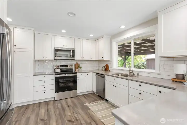 Great functional layout in this spacious kitchen