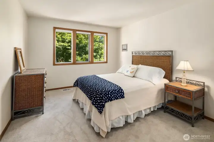 Upstairs Bedroom #2