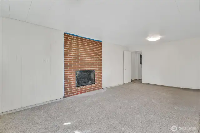 Lower level has it's own entrance.
