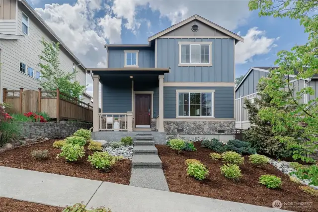 City Mouse & Country Mouse will both be happy in this darling Duvall home