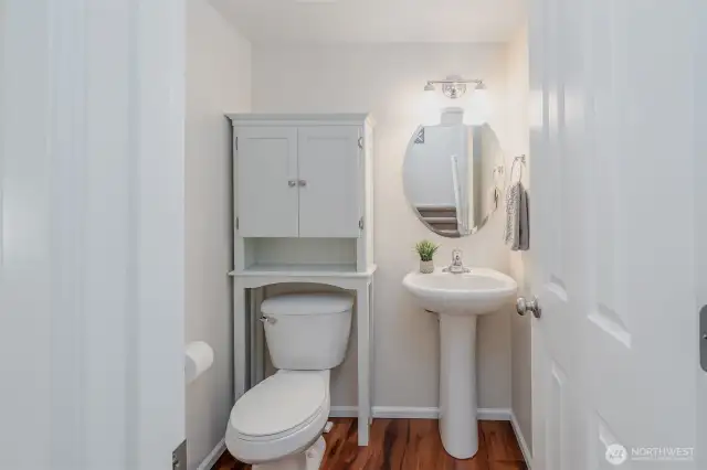 1/2 bath on the landing up to the 2nd floor