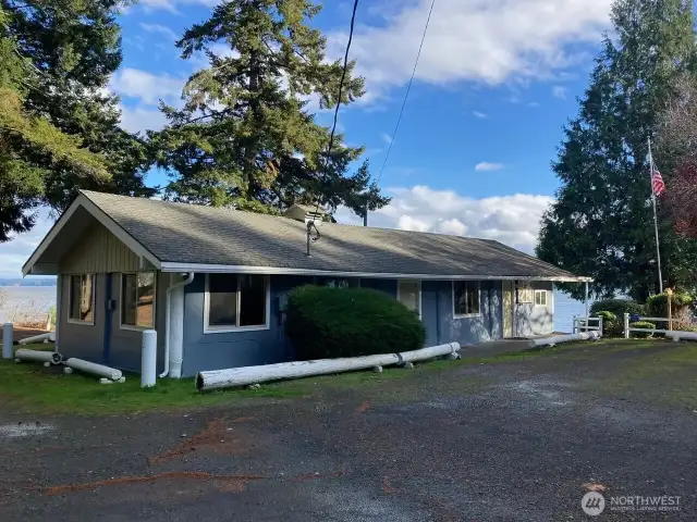 community kitchen/gathering area owners can reserve