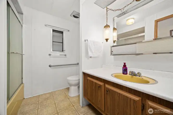 Full Bathroom