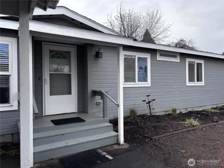 Brand New Roof! Just completed