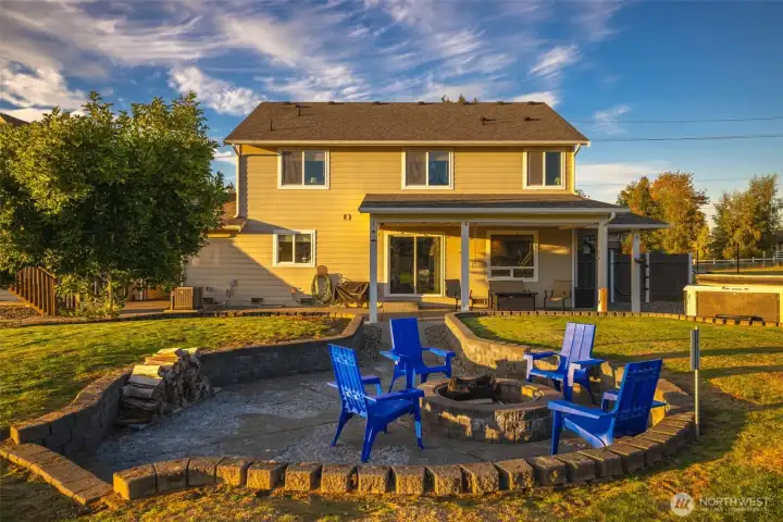 Outdoor fire circle great for entertaining!