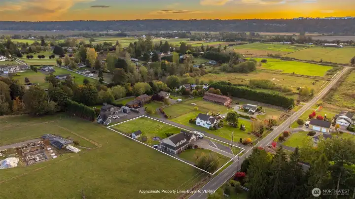 Rural Fobes Hill Lifestyle awaits!