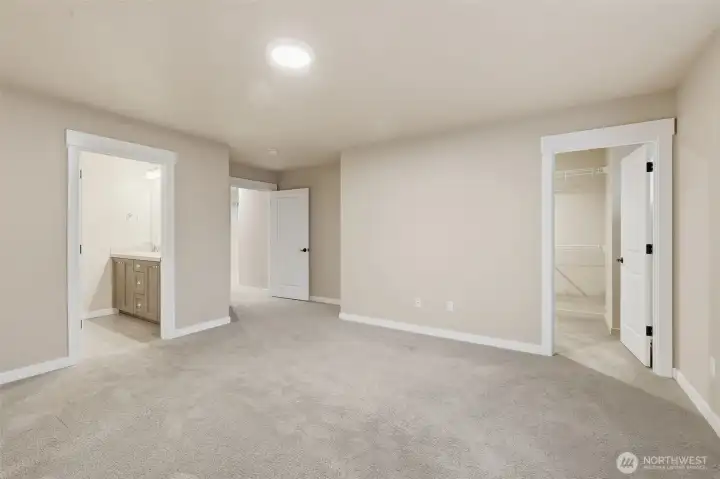 Primary also has a large walk in closet