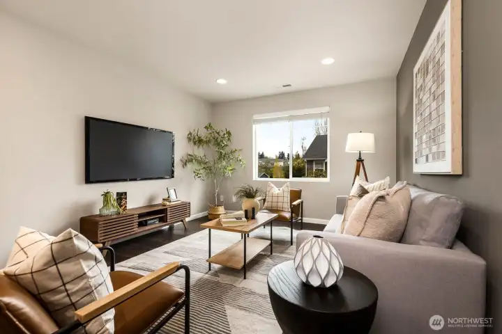 Great flex space for home office, play room or additional guest room