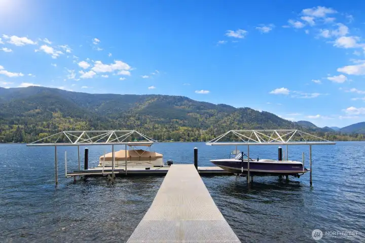 Dock closeup (boat lift, etc)