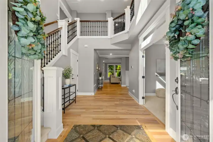 Foyer/Entry way with soaring ceilings