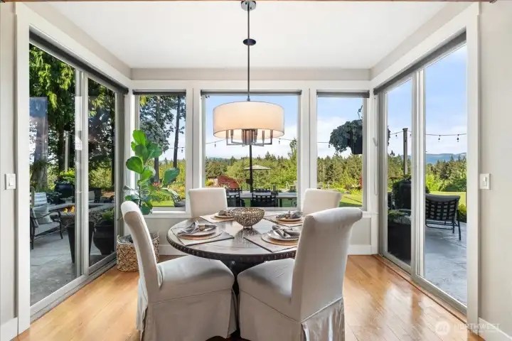 Cozy eat-in kitchen overlooking the views.