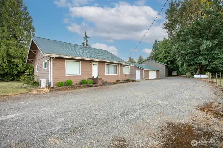 Detached 2-bedroom, 1 bath home with large 2 car garage. Not included in MLS bd/ba count. Detached 2-bedroom, 1 bath home with large 2 car garage. Not included in MLS bd/ba count.