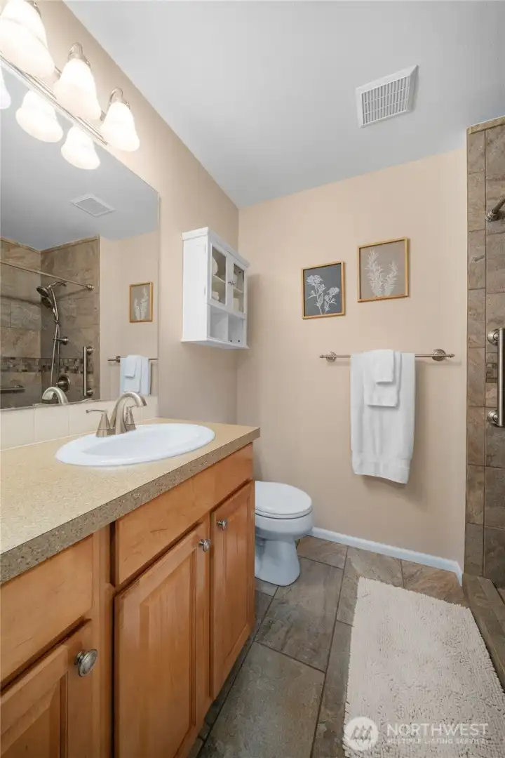 2nd bathroom 2nd bathroom