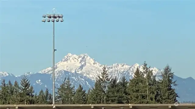 The spectacular Olympic Mountains never disappoint.