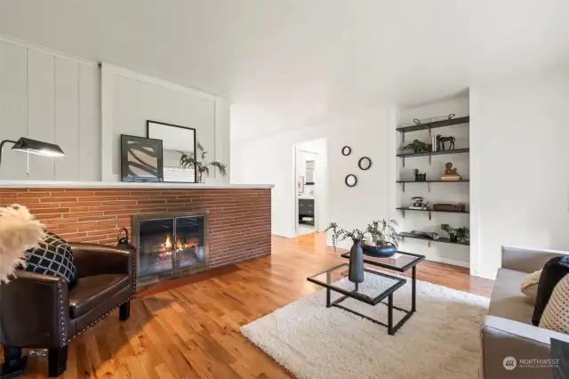 Fireplace is Not currently functional- Ask LA more details