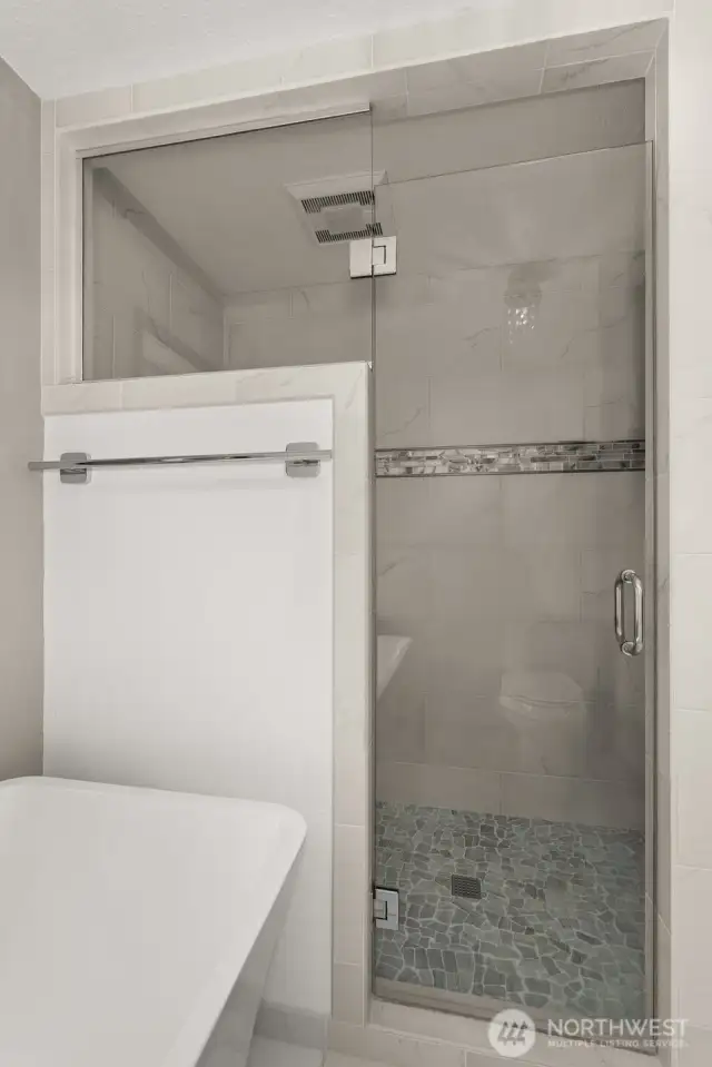 Main Bath Walk In shower