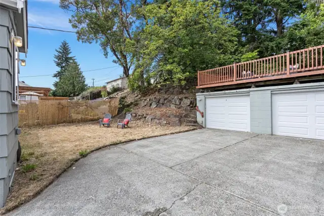 The oversized 2-car detached garage has room for your cars, your gear, your bikes, your skis… and probably a kayak or two.
